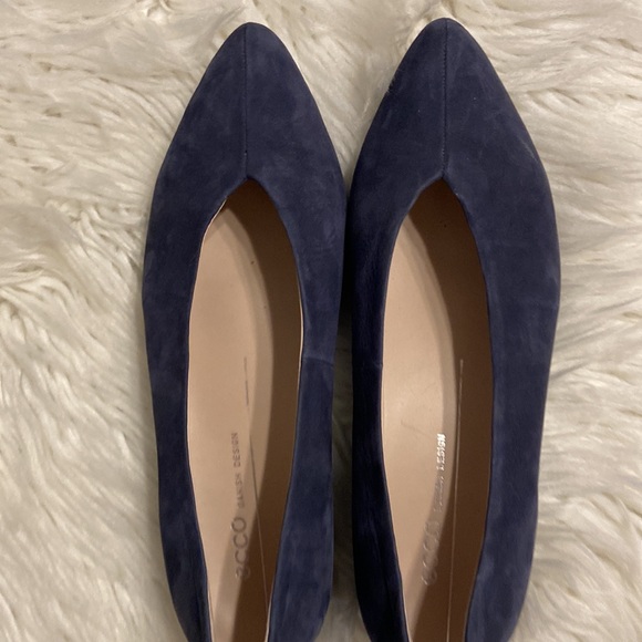 Ecco Blue Suede Flats Sleek Minimalist Design size US 6 BNWOT see photos - Picture 12 of 12